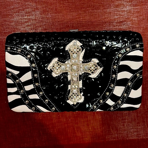 Handbags - NWOT wallet/clutch purse